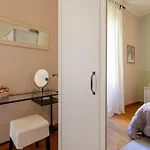Florje House Rom