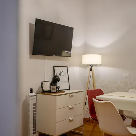 Florje House Daire Roma